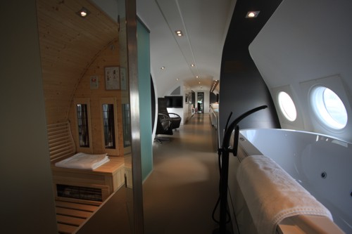 Airplane suite